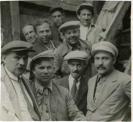 Метрострой. 1935.~20,5 × 22,8 см